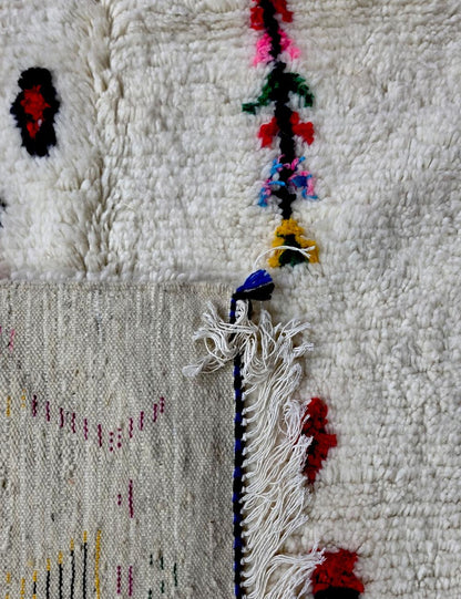 Artistic Azilal Berber Wool Rug 8.4 x 5 ft / 255 x 153 cm
