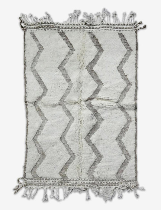 Handwoven Boujad Wool Rug Grey Zigzag 5.1 x 3.44 ft / 155 x 105 cm