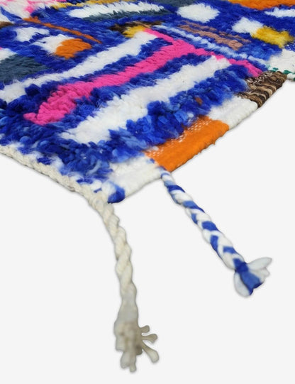 Handknotted Contemporary Wool Rug 5.3 x 3.44 ft / 161 x 105 cm