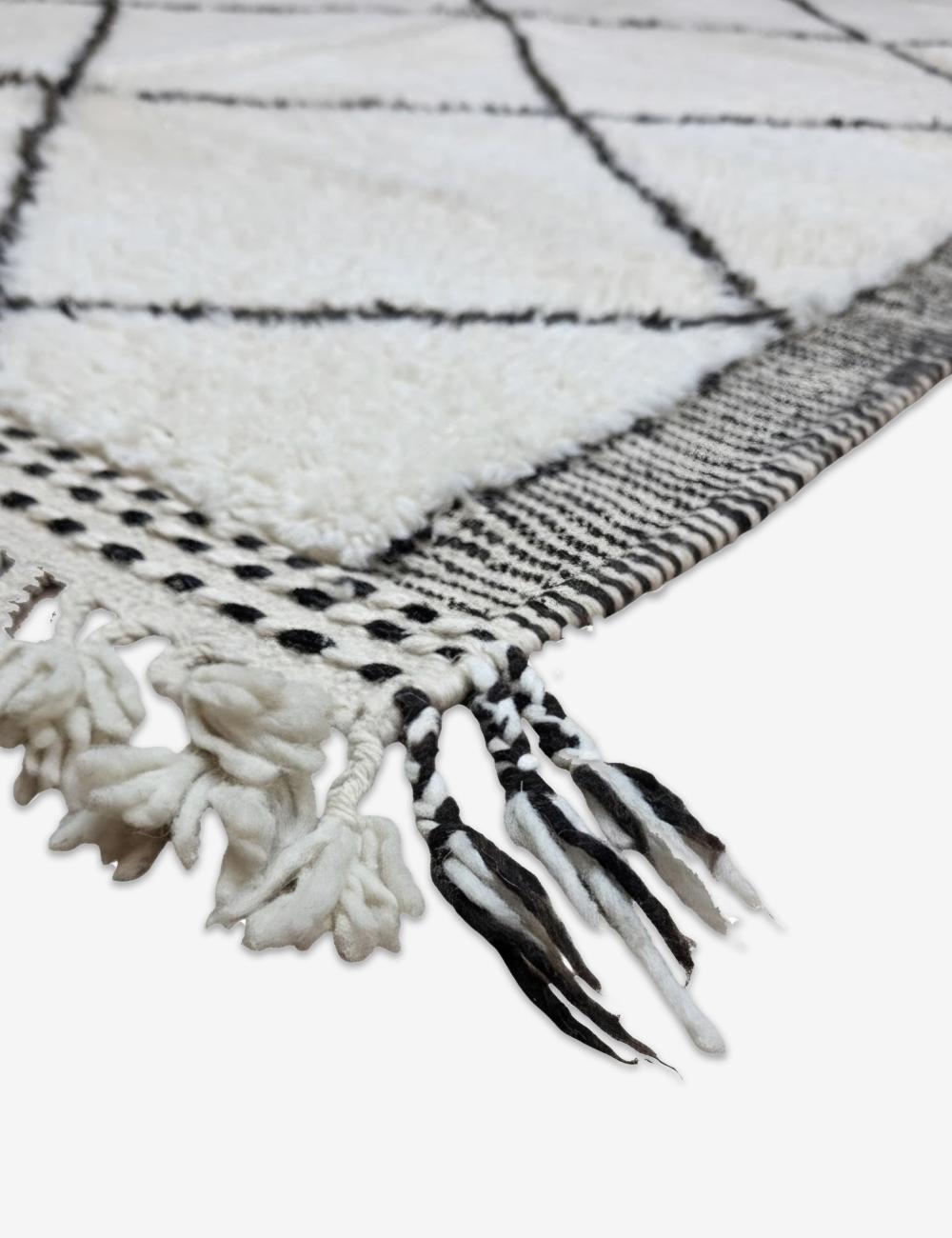 Black Diamond Lattice Beni Ourain Rug 8.3 x 5.09 ft / 252 x 155 cm