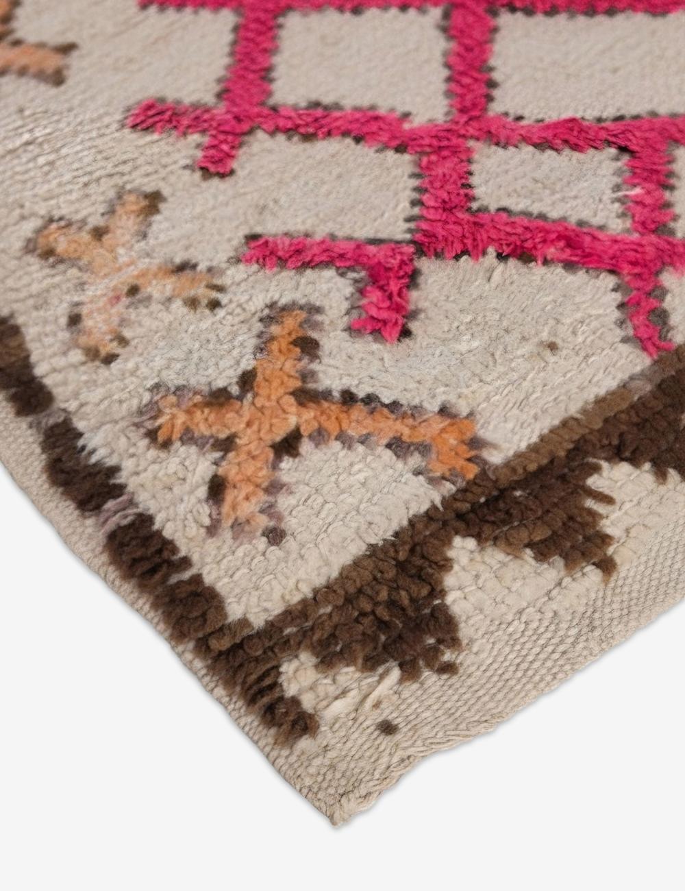 Vintage Moroccan Beige and Pink Azilal Rug 5.4 x 3.28 ft / 165 x 100 cm