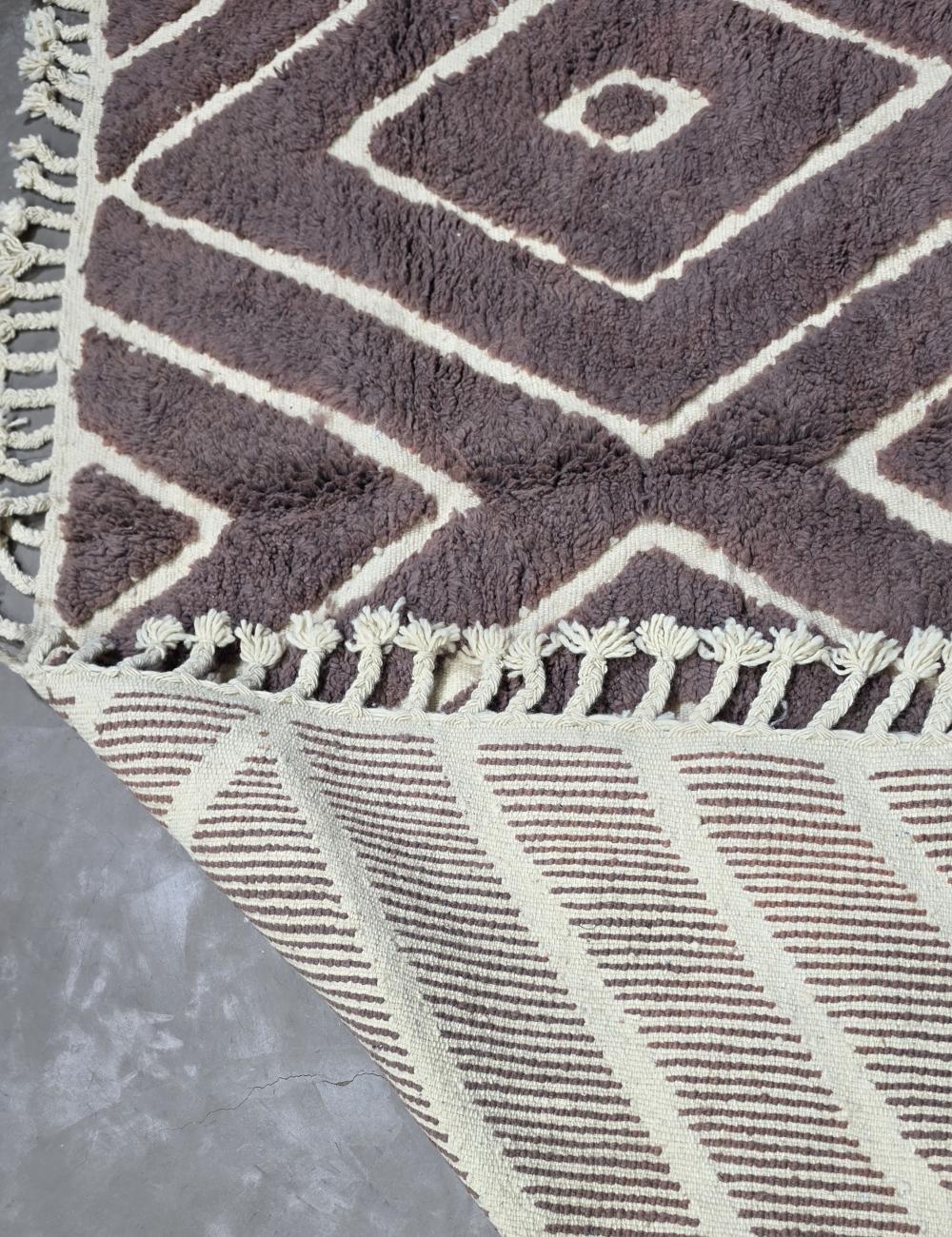 Contemporary Berber Taupe Rug 9.1 x 8.4 ft / 278 x 257 cm