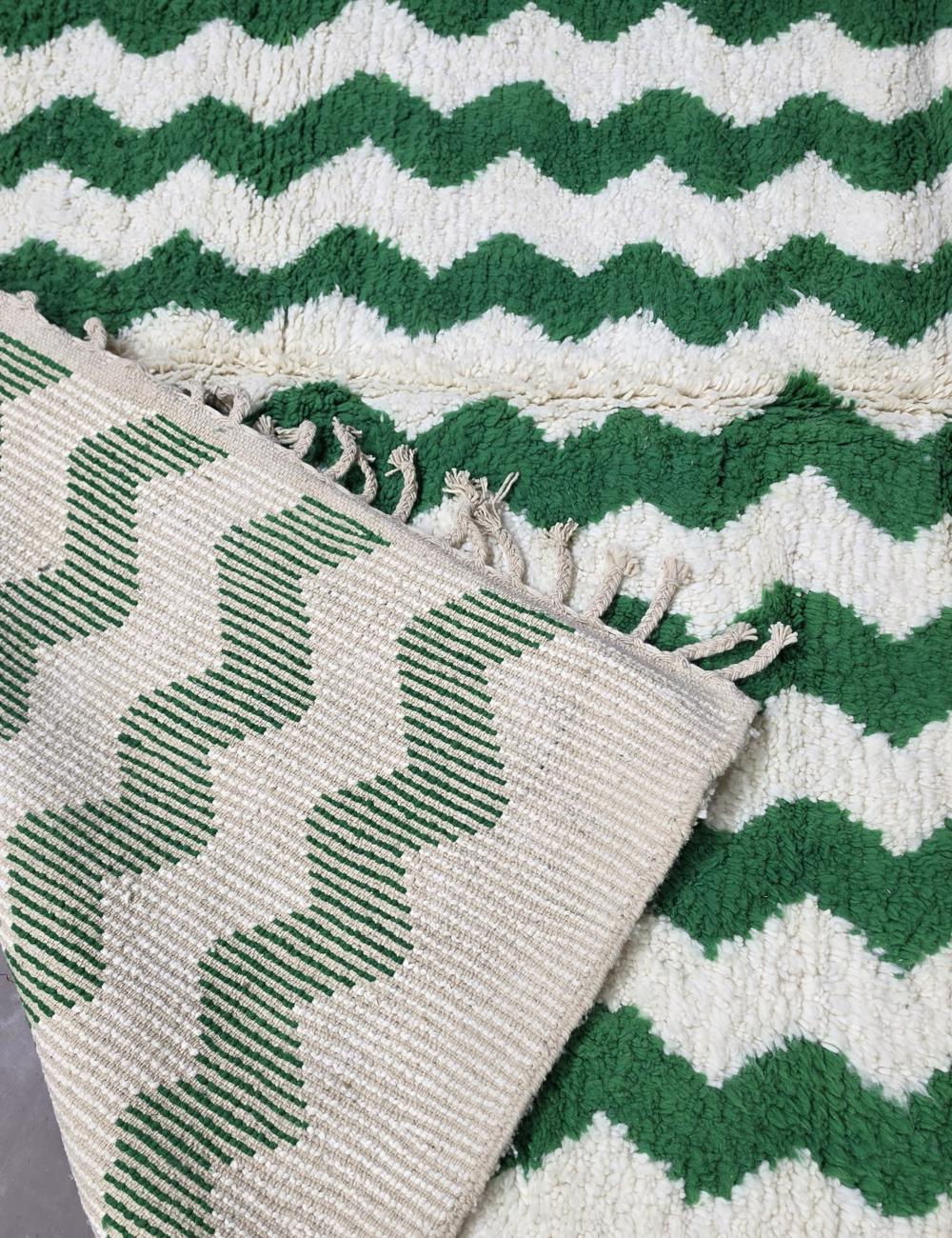 Green Wave Stripe Rug 10.1 x 8.2 ft / 307 x 252 cm