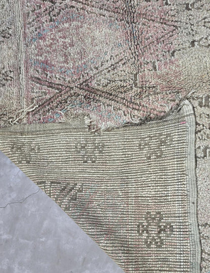 Faded Ivory Diamond Lattice Boujad Wool Rug 9.6 x 6.56 ft / 294 x 200 cm