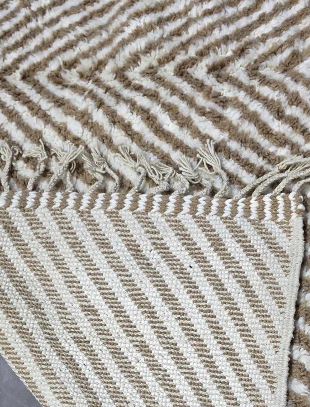 Handwoven Boujad Wool Rug Radiating Chevron 10 x 8.2 ft / 306 x 250 cm