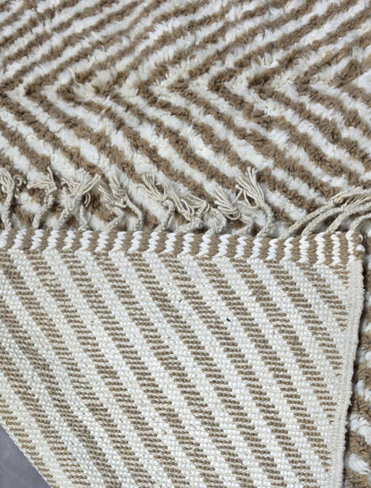 Handwoven Boujad Wool Rug Radiating Chevron 10 x 8.2 ft / 306 x 250 cm
