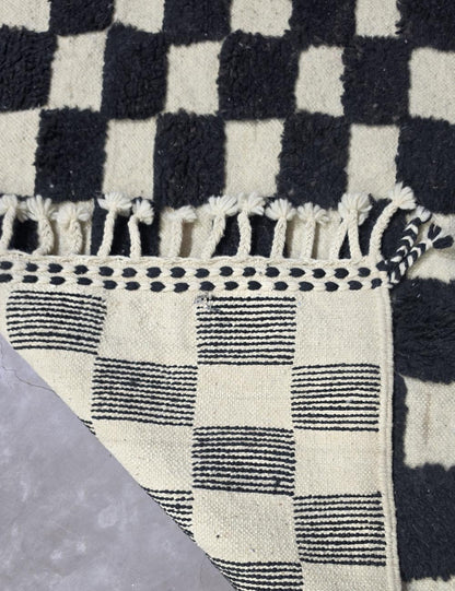 Black and White Checkerboard Wool Rug 4.9 x 3.67 ft / 149 x 112 cm