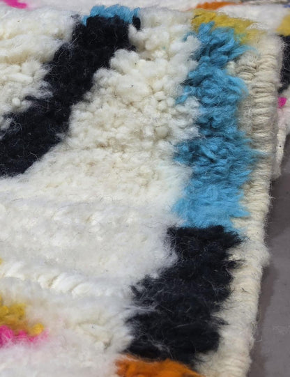 Handmade Azilal Moroccan rug 8.2 x 6 ft / 250 x 185 cm