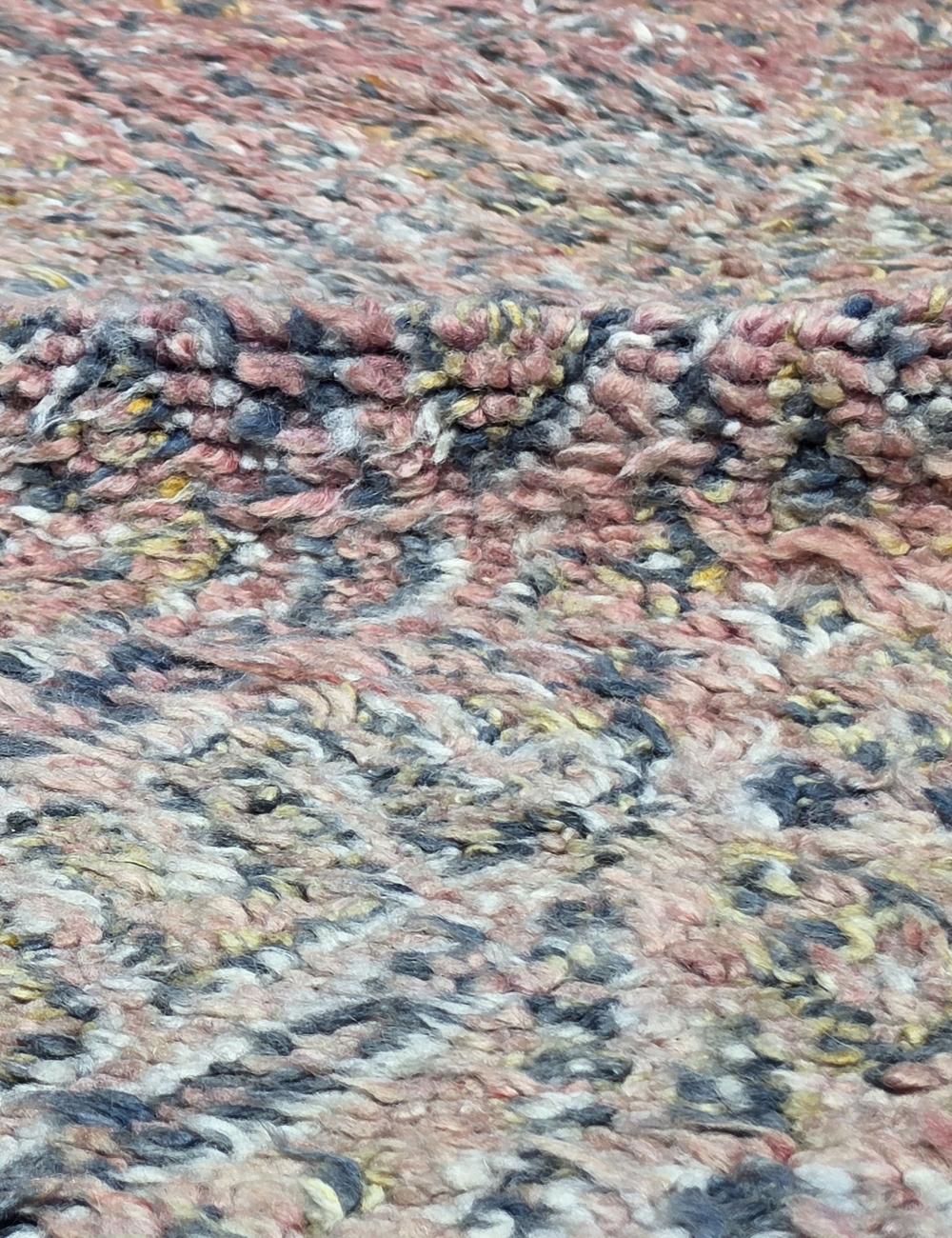 Vintage Beni M'Guild Rug 10 x 6.2 ft / 304 x 189 cm