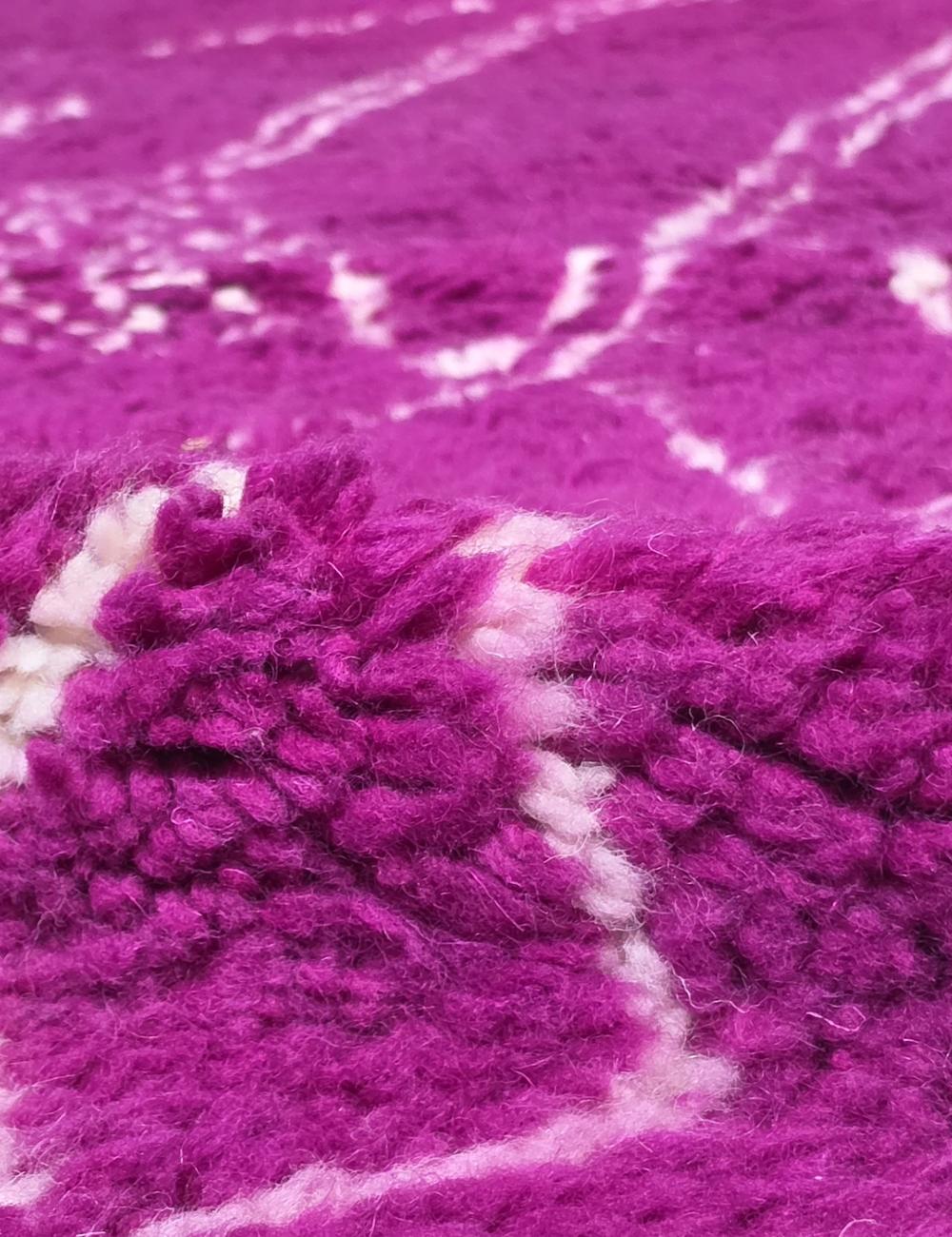 Magenta Freehand Linework Modern Boujad Wool Rug 10.1 x 4.79 ft / 308 x 146 cm