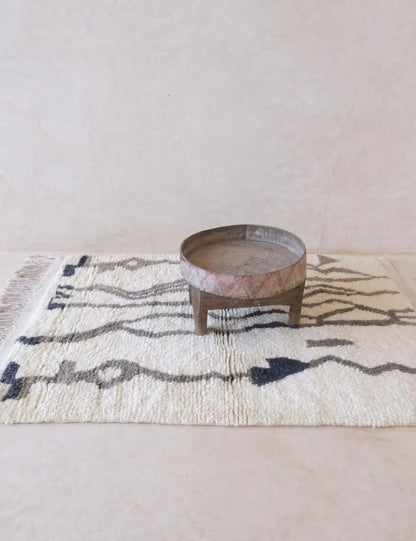 Authentic Small Beni Ourain Rug 4.8 x 3.4 ft / 147 x 106 cm - Surcoma