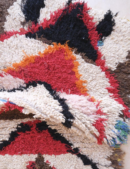 Moroccan Berber Rug with Bold Chevron Tribal Design 5.6 x 2.6 ft / 172 x 80 cm - Surcoma