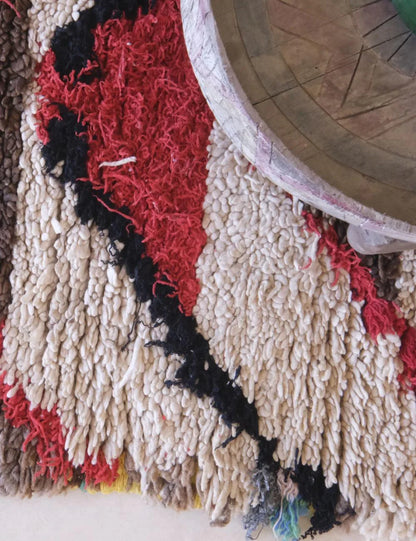 Moroccan Berber Rug with Bold Chevron Tribal Design 5.6 x 2.6 ft / 172 x 80 cm - Surcoma