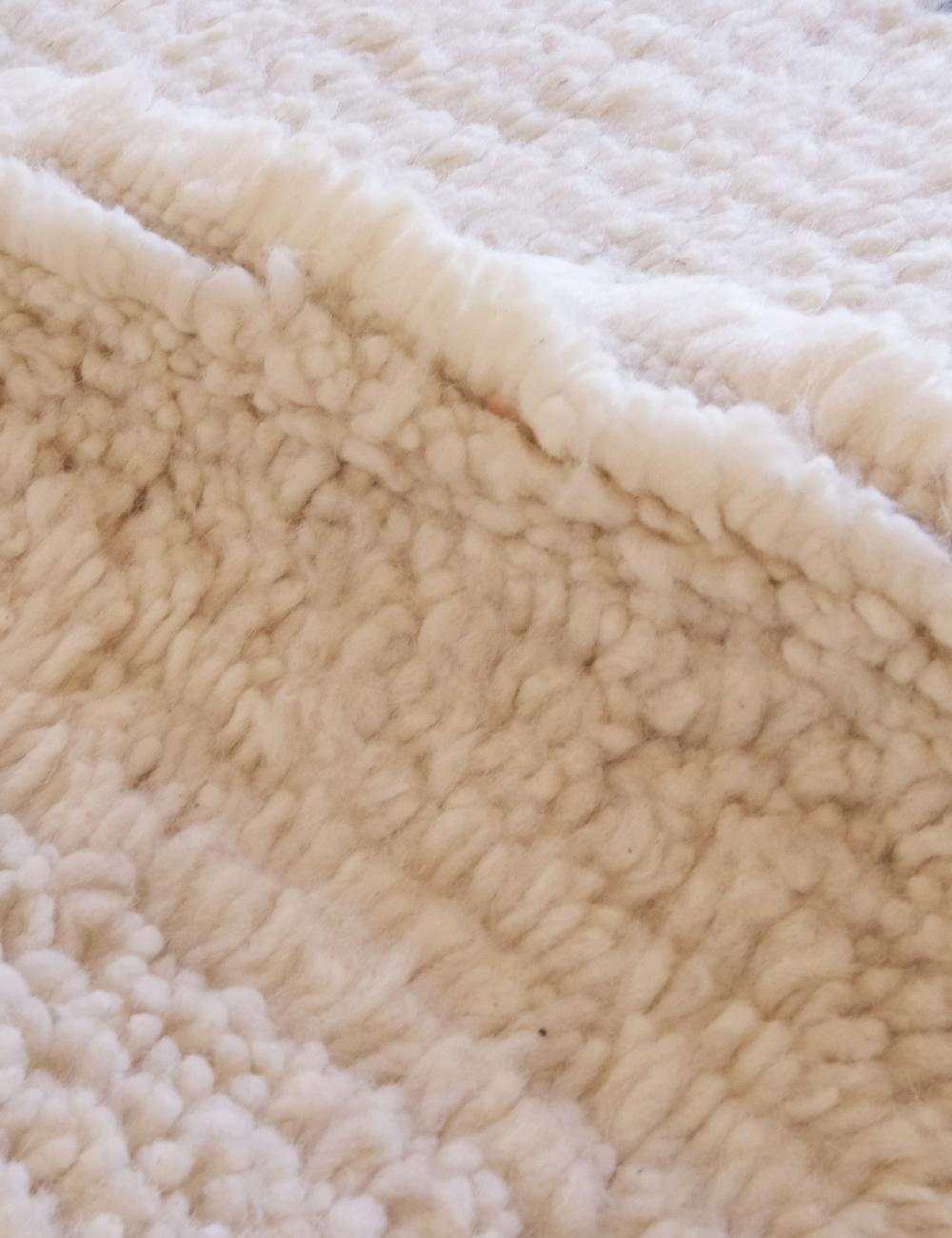 Handwoven Azilal Wool Rug 9.5 x 6.4 ft / 290 x 195 cm