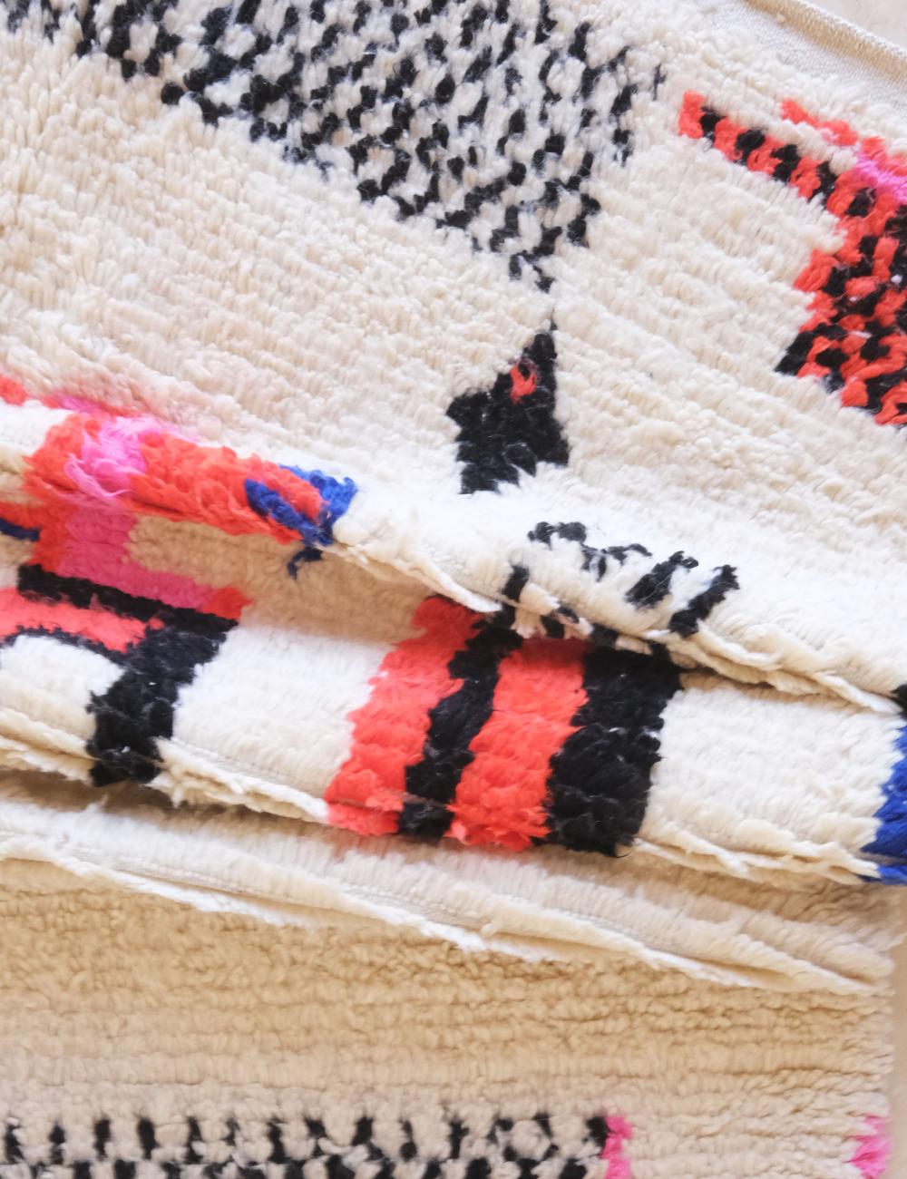 Handwoven Azilal Wool Rug 9.5 x 6.4 ft / 290 x 195 cm