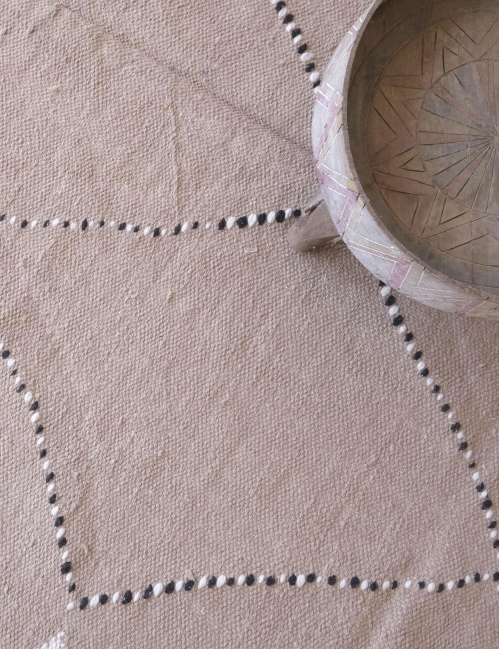 Beige Kilim Moroccan Rug 10.1 x 5.9 ft / 309 x 180 cm