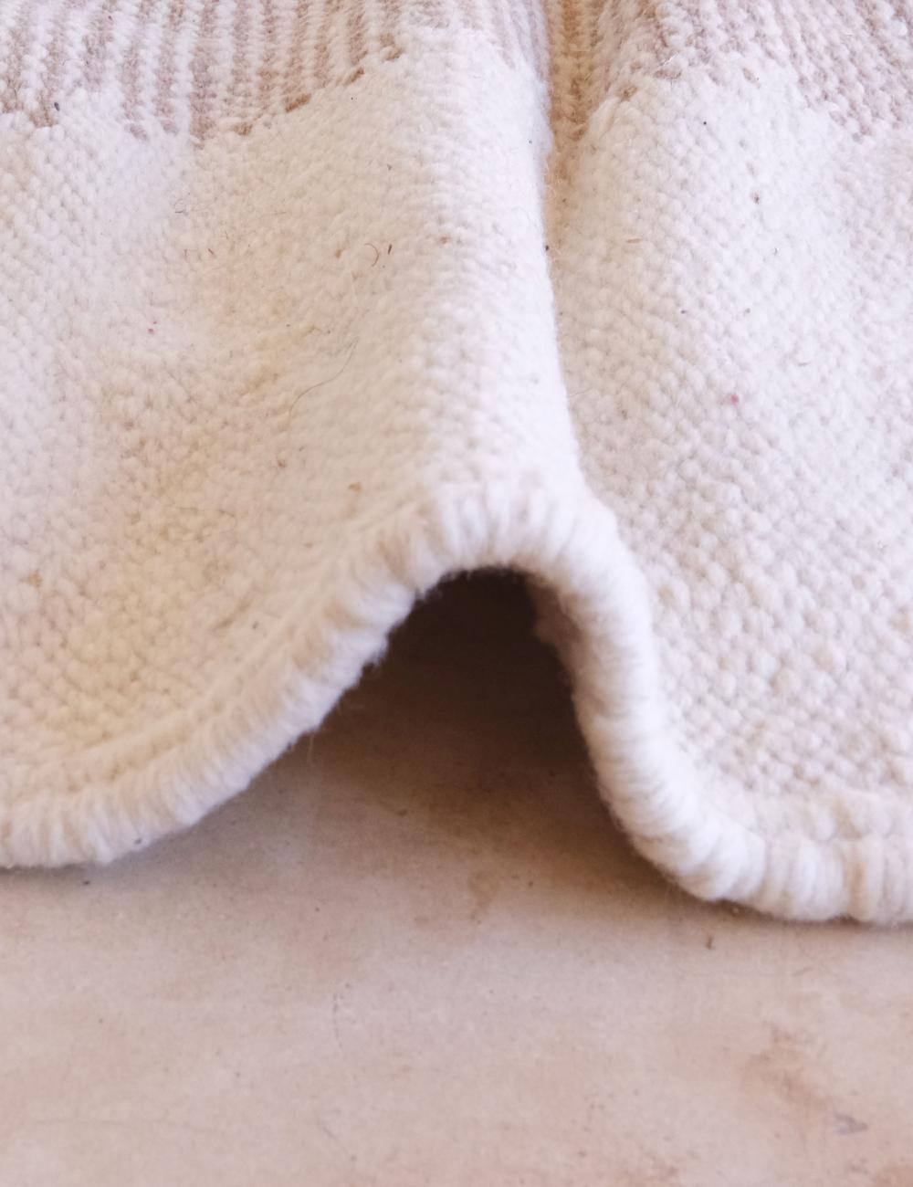 Beige Kilim Moroccan Wool Rug 8.4 x 3.4 ft / 255 x 105 cm