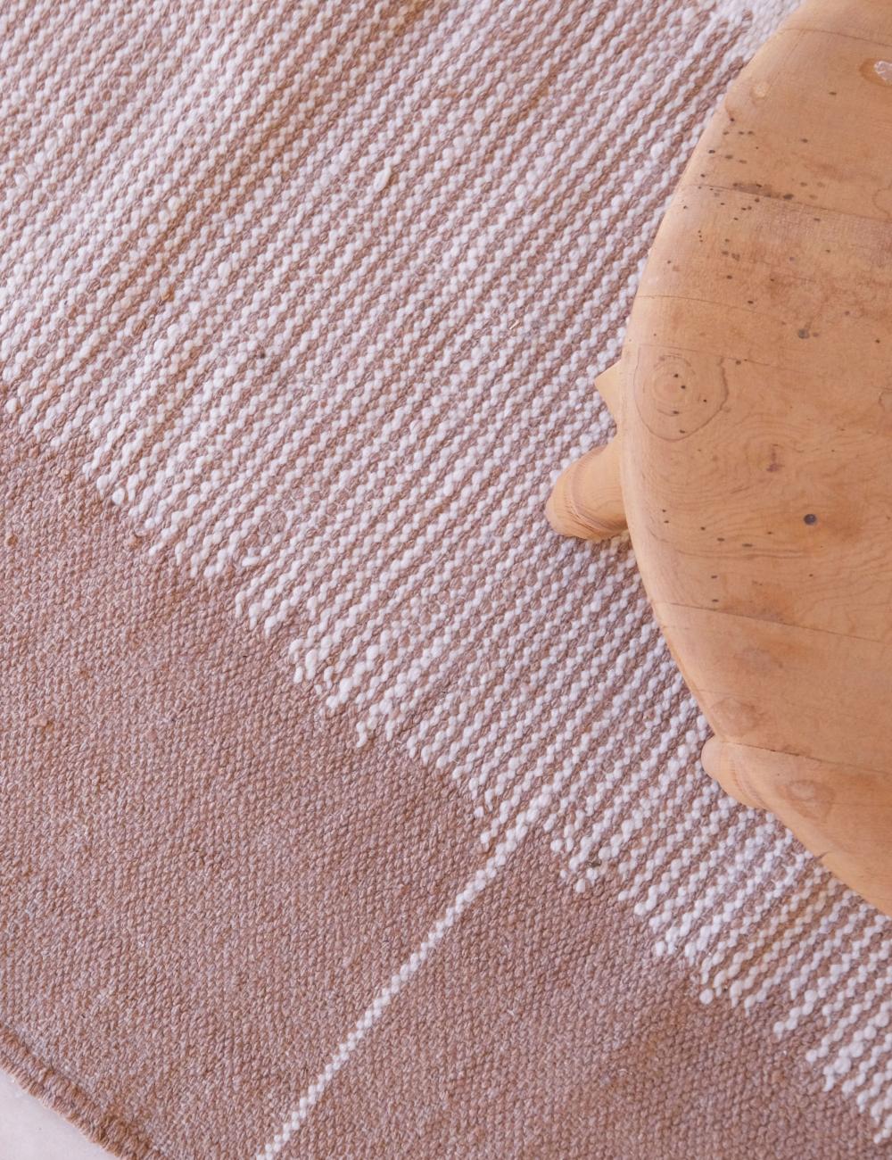 Beige Kilim Moroccan Wool Rug 8.4 x 3.4 ft / 255 x 105 cm