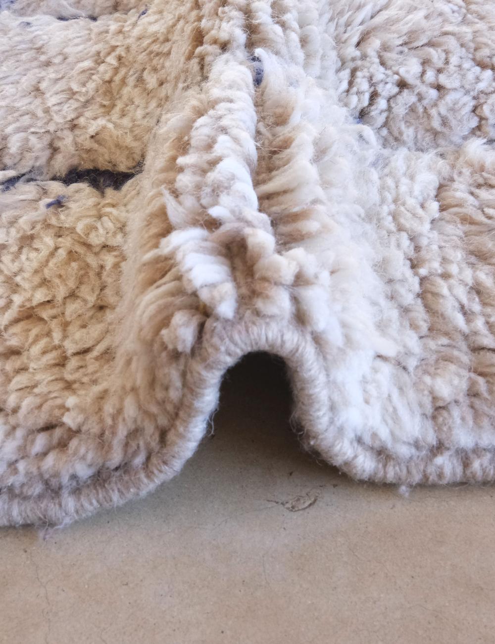 Beige Moroccan Accent Rug 4.3 x 3 ft / 130 x 94 cm