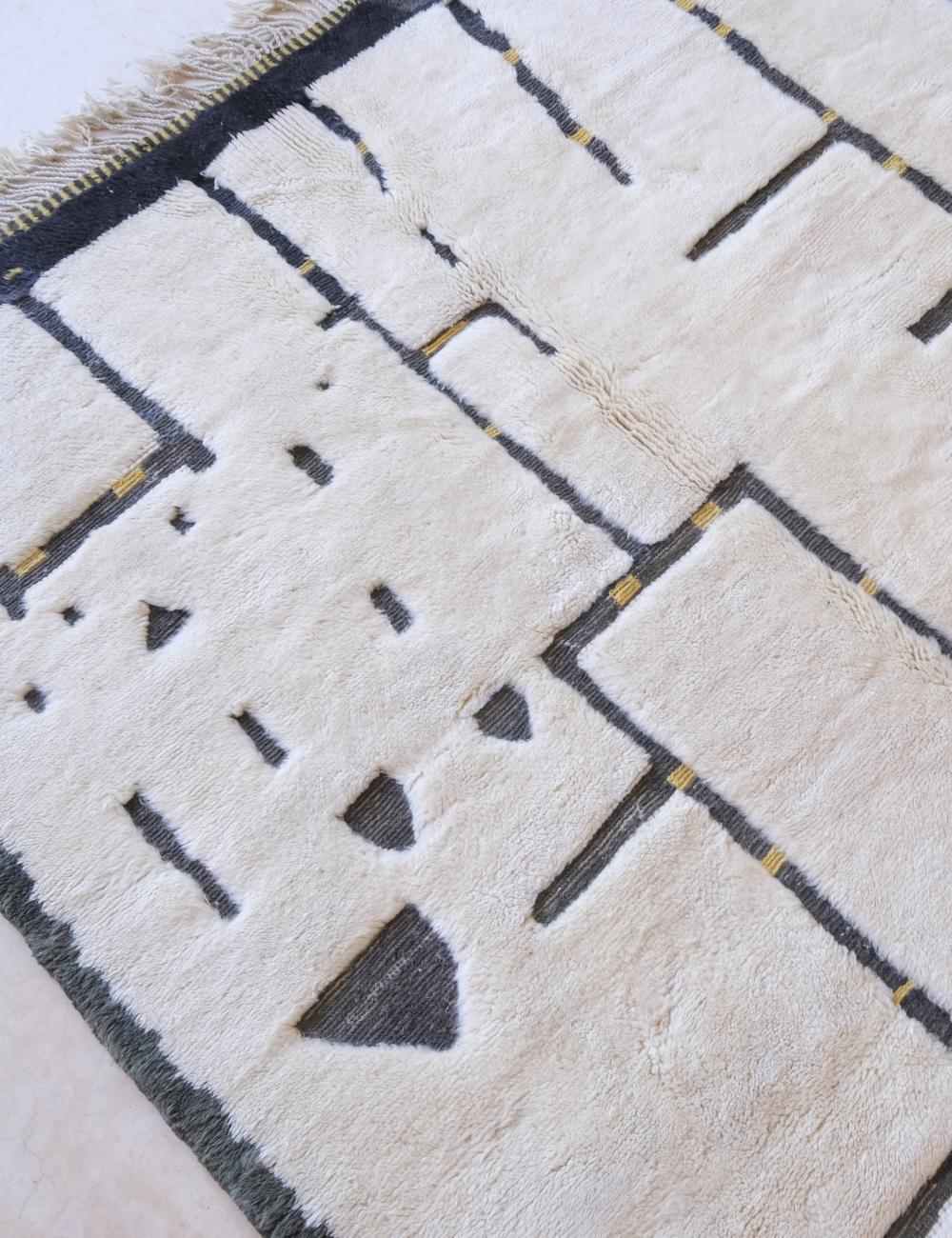 Beni Mrirt Moroccan Luxurious Plush Wool Rug – 10.3 x 7.2 ft (314 x 220 cm) Handmade

