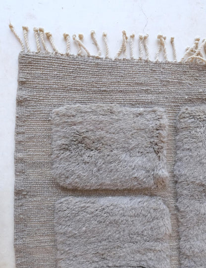 Beni Mrirt Moroccan Taupe Wool Rug 4.9 x 3.4 ft / 148 x 106 cm - Surcoma