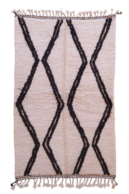 Black and White Moroccan Rug 8 x 4.9 ft / 243 x 151 cm - Surcoma