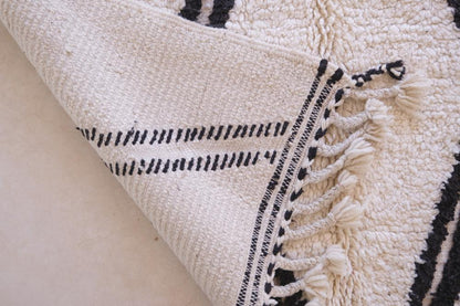 Black and White Moroccan Rug 8 x 4.9 ft / 243 x 151 cm - Surcoma