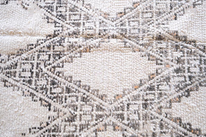 Moroccan Vintage Marmoucha Rug 8 x 5.7 ft / 244 x 175 cm - Surcoma