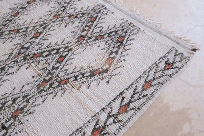 Moroccan Marmoucha Rug 8.5 x 5.6 ft / 260 x 171 cm - Surcoma
