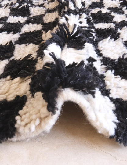 Black and White Checkered Moroccan Wool Rug 6.3 x 3.8 ft / 193 x 117 cm - Surcoma