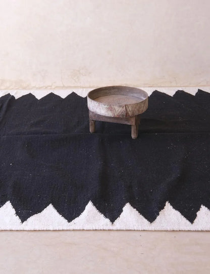 Black Flatwoven Moroccan Rug 10 x 7 ft / 305 x 215 cm - Surcoma