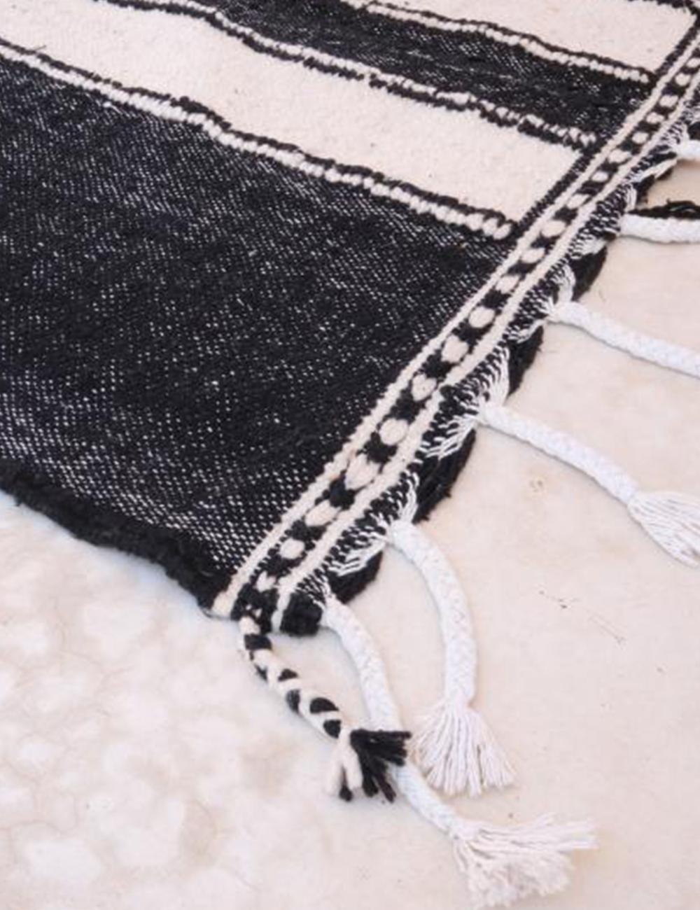 Black and White Custom Moroccan Kilim Rug - Forma 31