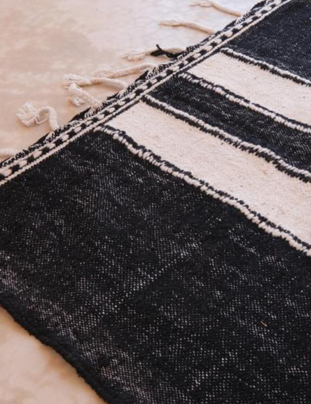 Black and White Custom Moroccan Kilim Rug - Forma 31