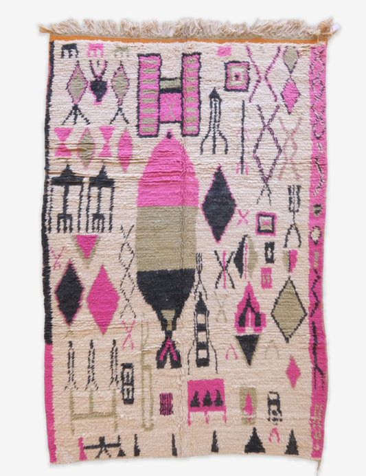 Decorative rug with geometric pattern on a white background