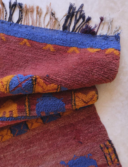 Tribal Moroccan Accent Rug 5 x 3.5 ft / 153 x 107 cm - Surcoma