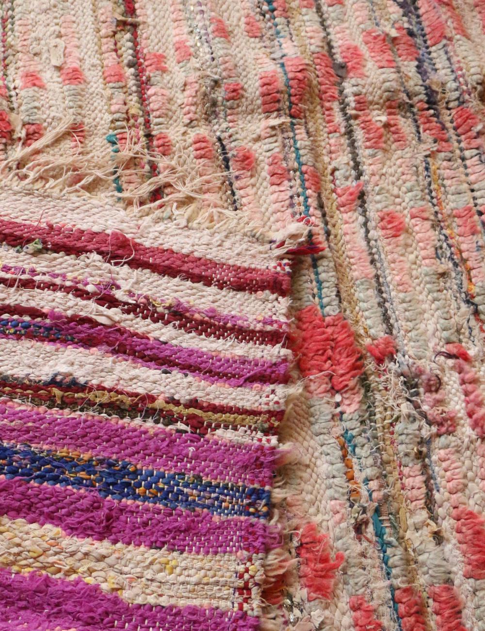 Authentic Berber Moroccan Rug 5.6 x 4.8 ft / 171 x 147 cm
