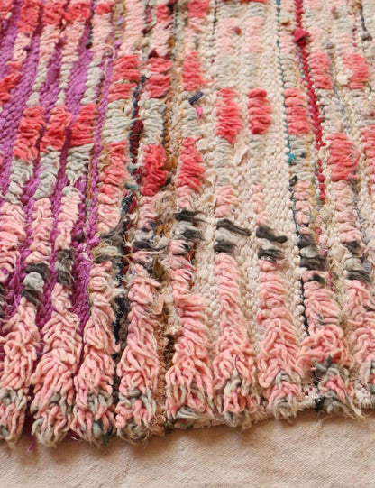 Authentic Berber Moroccan Rug 5.6 x 4.8 ft / 171 x 147 cm