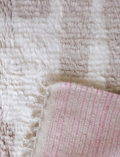 Neutral Moroccan Rug 7.9 x 5.2 ft / 240 x 160 cm - Surcoma