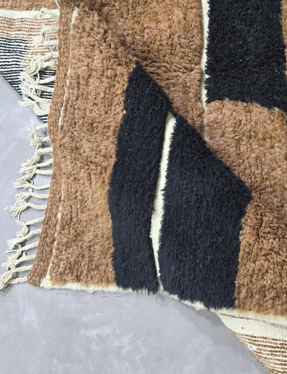 Brown and Black Moroccan Rug 10.1 x 6.7 ft / 307 x 205 cm