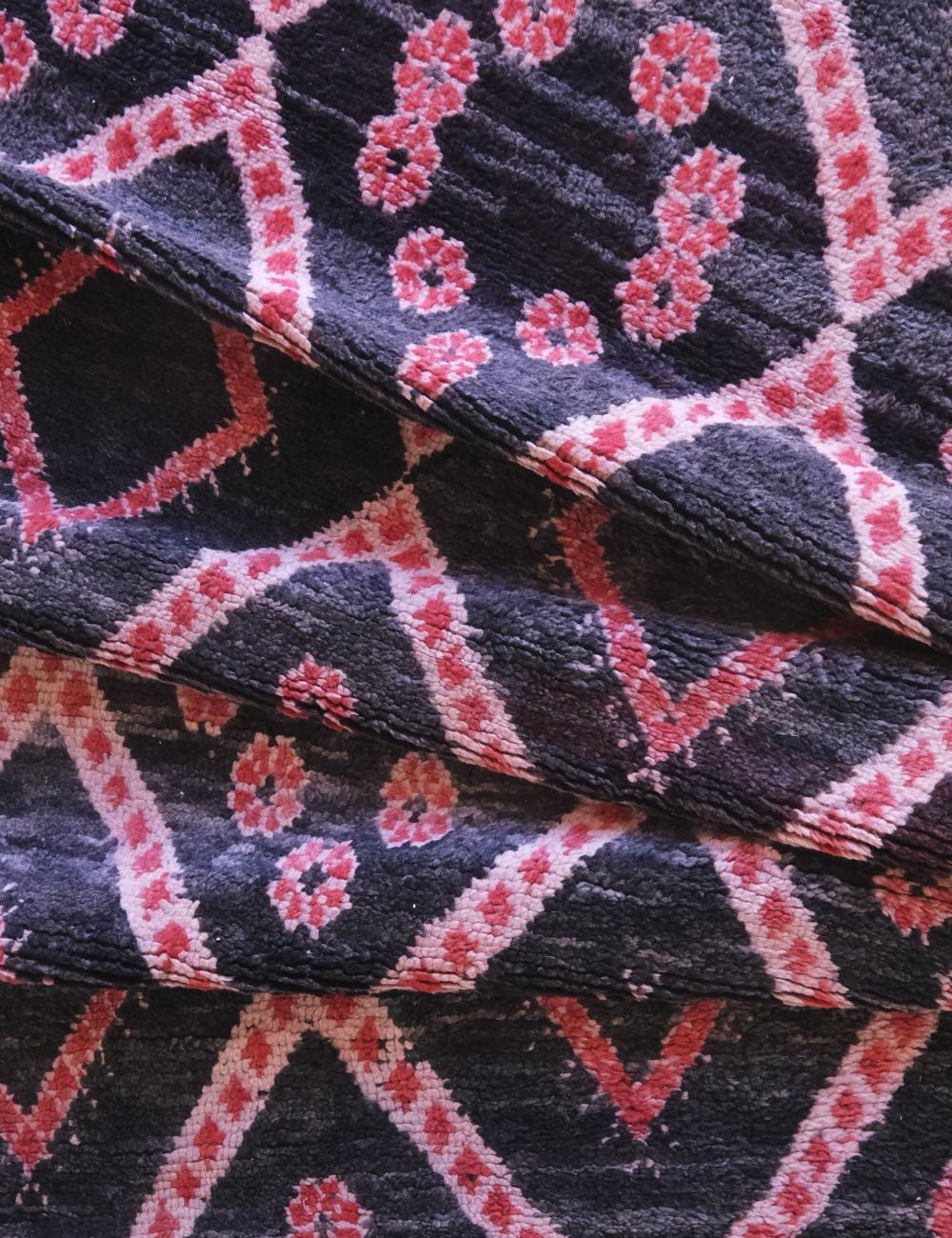 Collectible Moroccan Wool Rug 11.4 x 6.5 ft / 346 x 200 cm