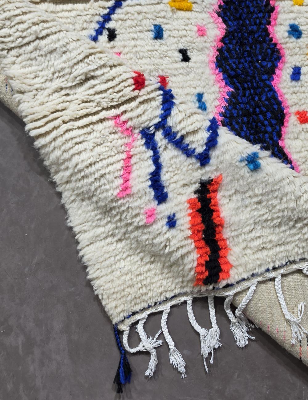 Contemporary Moroccan Tribal Rug 7.2 x 5.9 ft / 220 x 180 cm