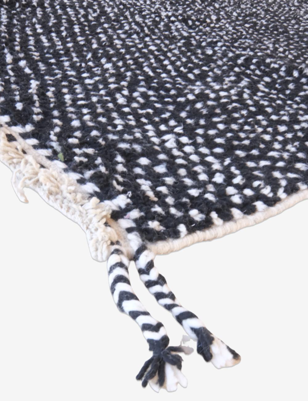 Black and Ivory Moroccan Rug - Forma 107