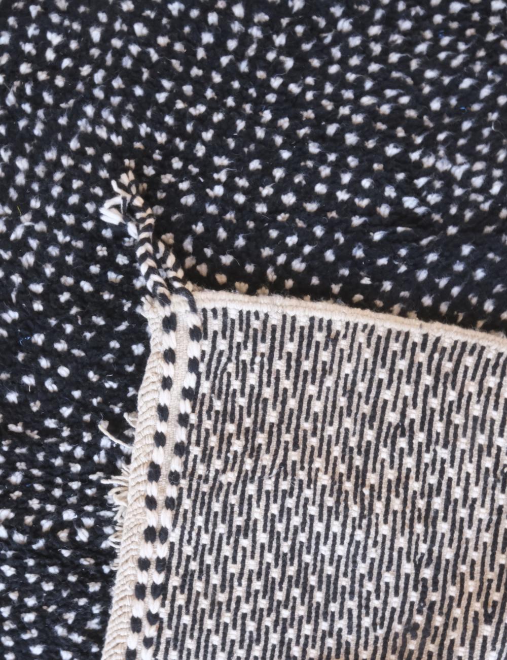 Black and Ivory Moroccan Rug - Forma 107
