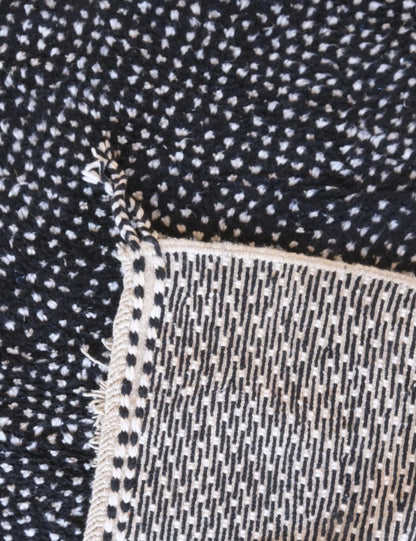 Black and Ivory Moroccan Rug - Forma 107