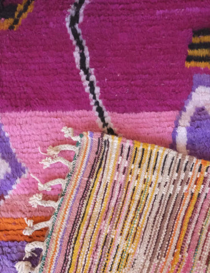 Vibrant Berber Moroccan Wool Rug 9.5 x 7.1 ft / 291 x 217 cm - Surcoma