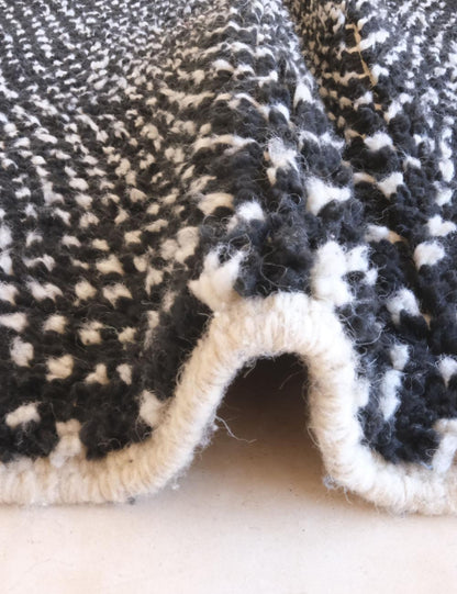 Black and Ivory Moroccan Rug - Forma 107
