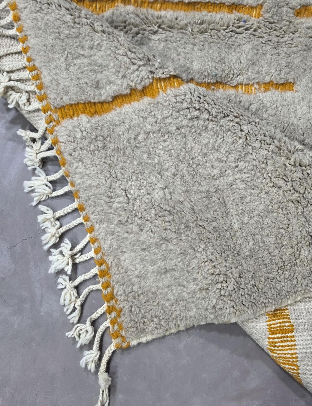 Contemporary Berber Wool Carpet 9.9 x 8 ft / 303 x 246 cm
