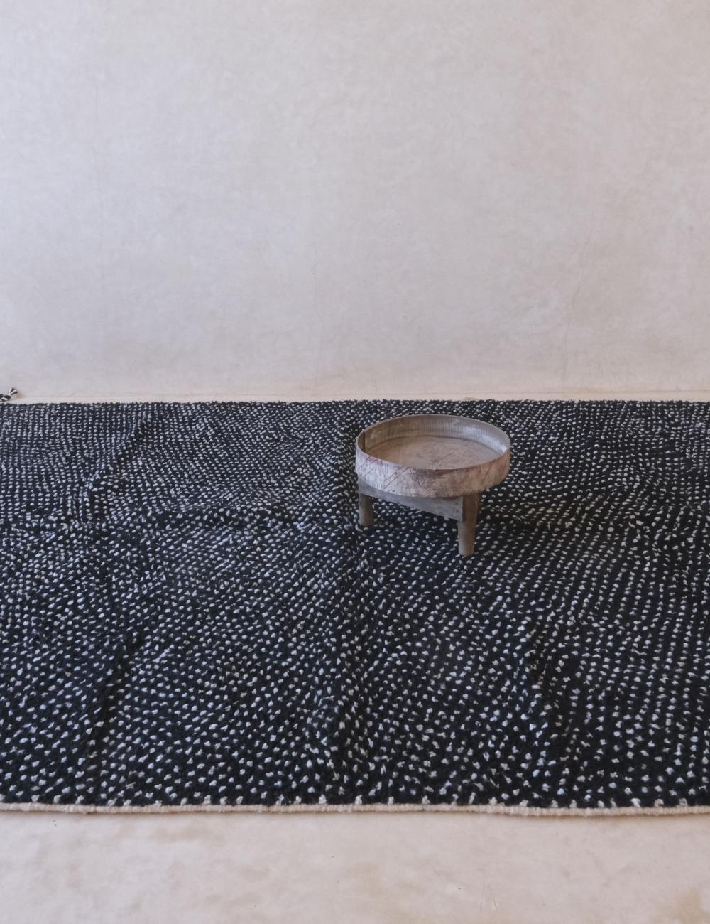Black and Ivory Moroccan Rug - Forma 107