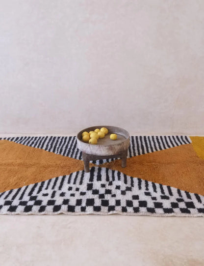 Modern Moroccan Accent Rug 7.7 x 4.1 ft / 234 x 125 cm - Surcoma