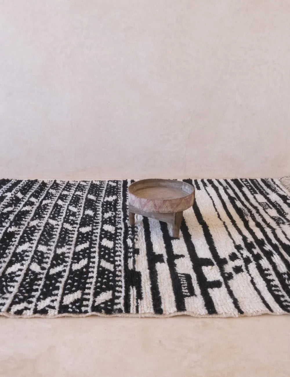 Moroccan Black and White Abstract Rug 8.8 x 6.04 ft / 267 x 184 cm - Surcoma